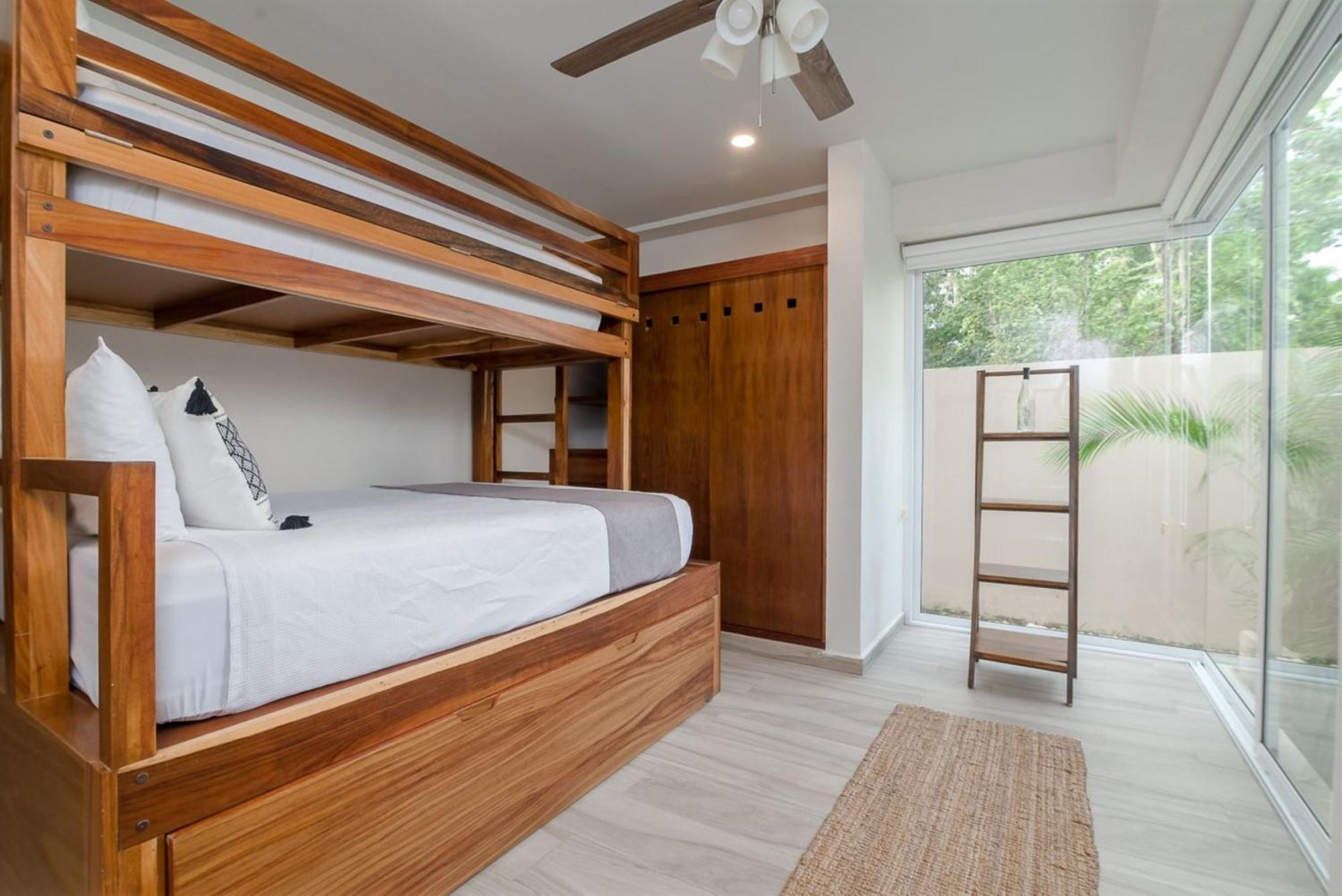Full Space, 6 Building Apartment *
