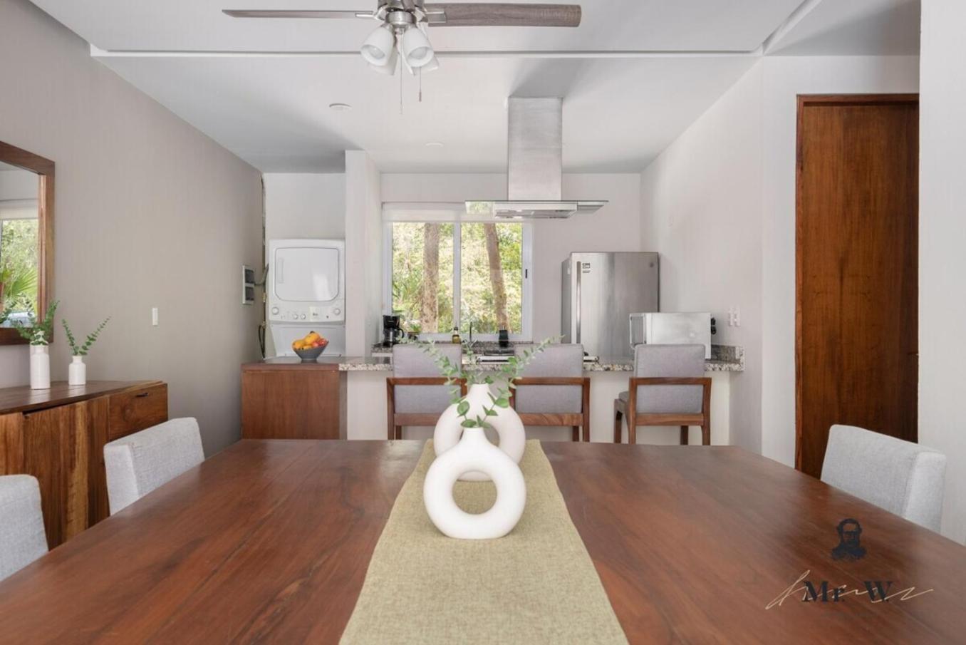 Full Space, 6 Building Apartment